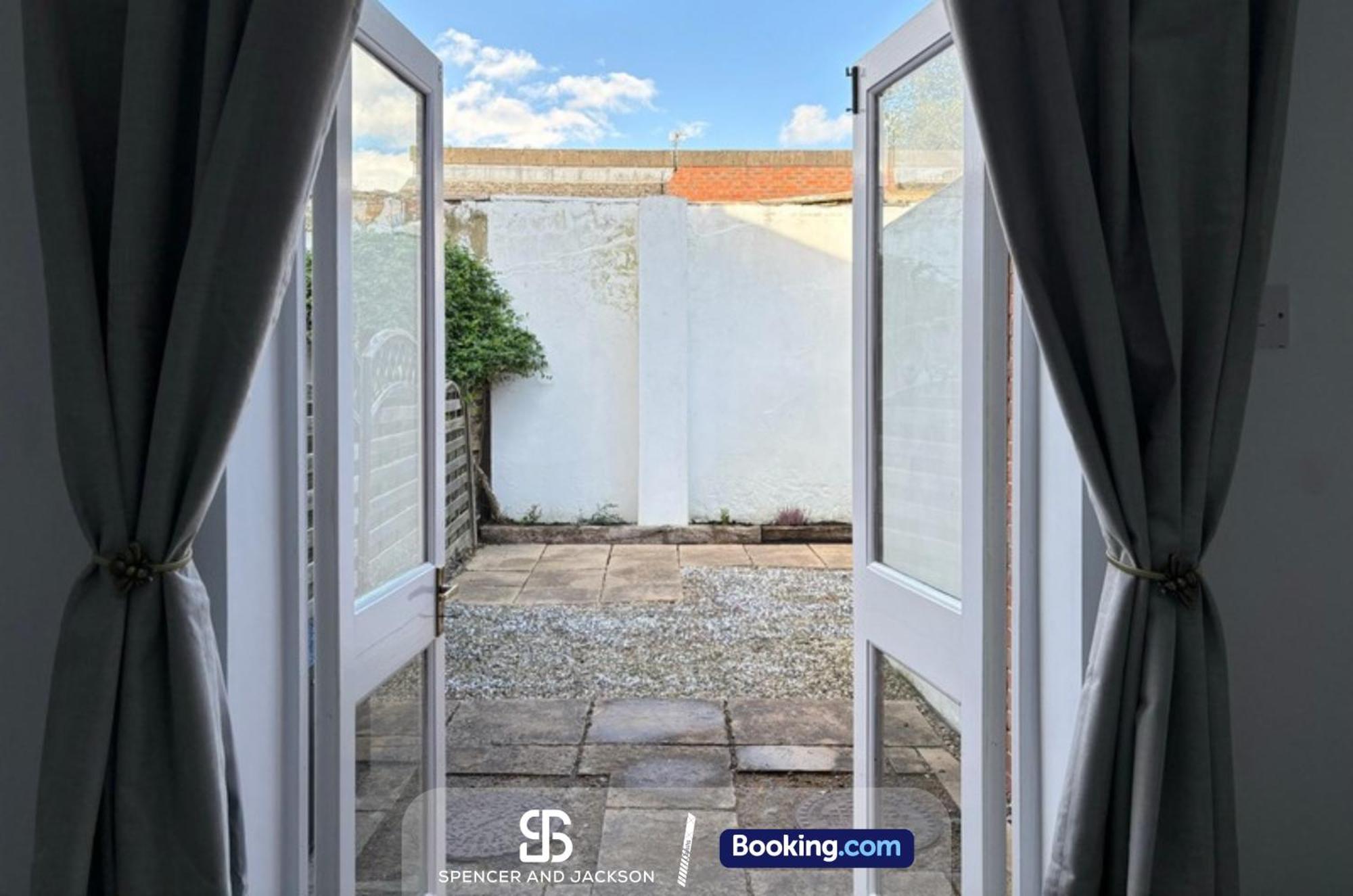 3 Bedroom Stylish Townhouse Near The By Spencer And Jackson Short Lets & Serviced Oxford