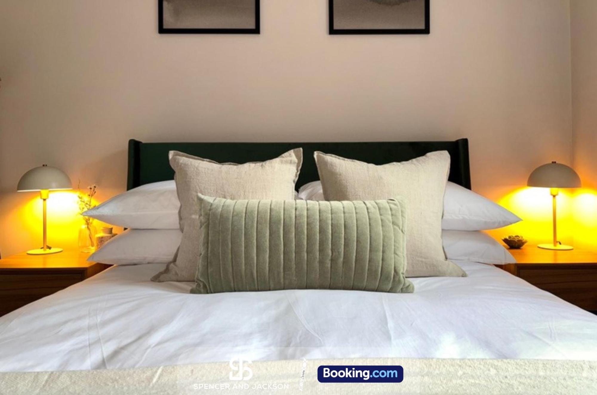 3 Bedroom Stylish Townhouse Near The By Spencer And Jackson Short Lets & Serviced Oxford