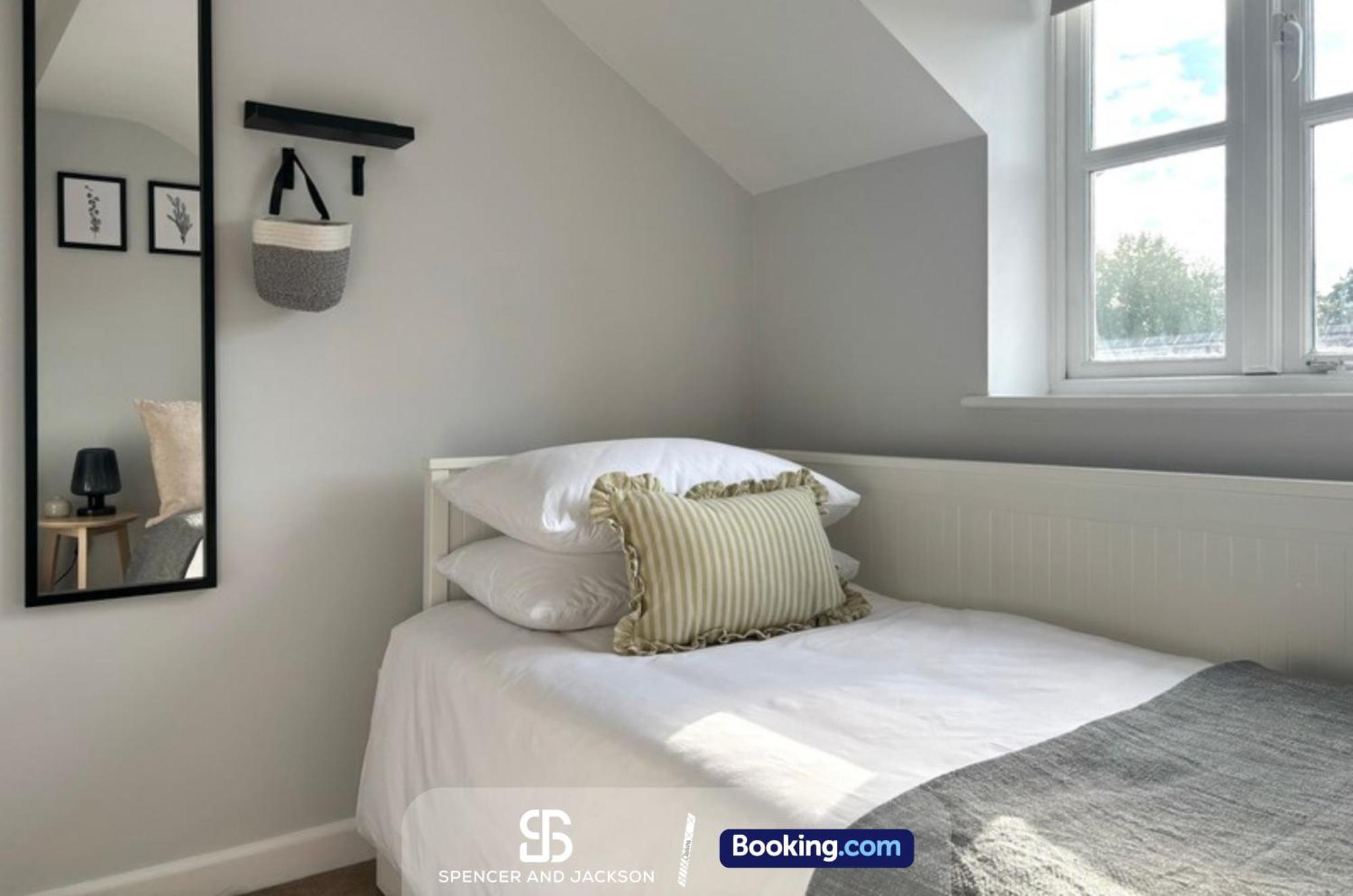 Сasa de vacaciones 3 Bedroom Stylish Townhouse Near The By Spencer And Jackson Short Lets & Serviced Oxford